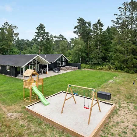 8 Bedroom Lovely In