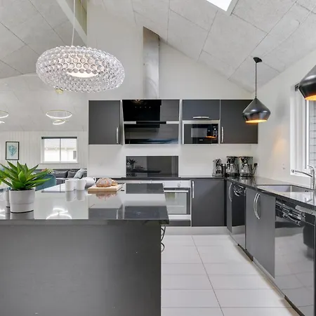 Holiday home 8 Bedroom Lovely In Frederiksvaerk