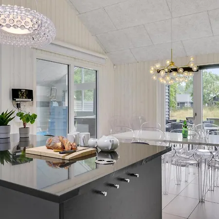 Dom wakacyjny With Fireplace 03 *